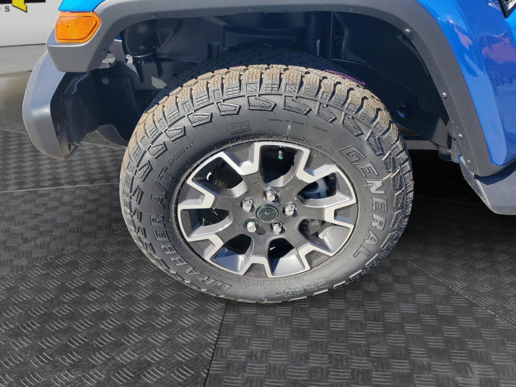 New 2025 Jeep Wrangler Unlimited Sahara AWD/4WD image 8