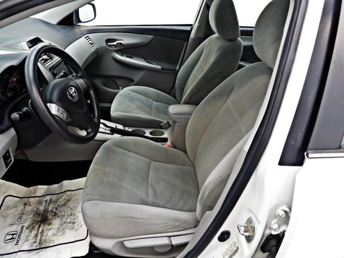 Used 2013 Toyota Corolla LE Special Edition image 8