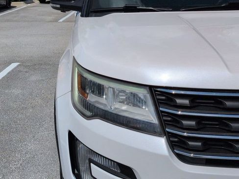 Certified 2017 Ford Explorer XLT w/ Equipment Group 202A FWD image 10
