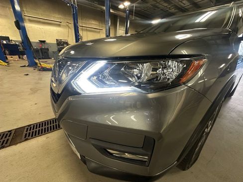 Used 2019 Nissan Rogue SV w/ Premium Package FWD image 30