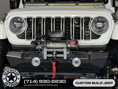 Used 2024 Jeep Wrangler Unlimited Sahara AWD/4WD image 10