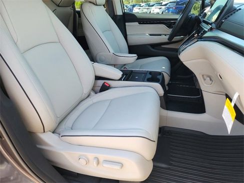 New 2026 Honda Odyssey Touring image 24