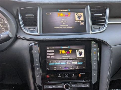 Used 2023 INFINITI QX50 Luxe AWD/4WD image 13