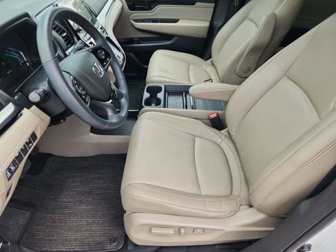 Used 2023 Honda Odyssey Touring image 10