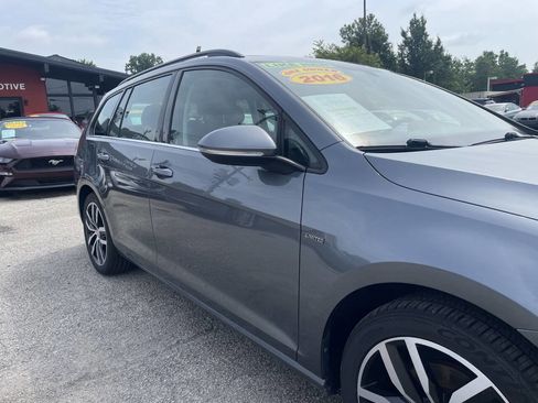 Used 2016 Volkswagen Golf Limited Edition image 13