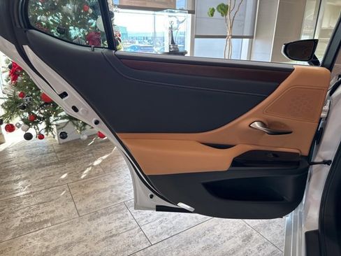 New 2025 Lexus ES 350 w/ Premium Package image 38