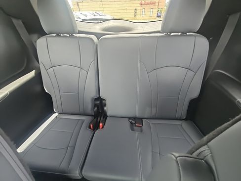 Certified 2022 Buick Enclave Essence image 15