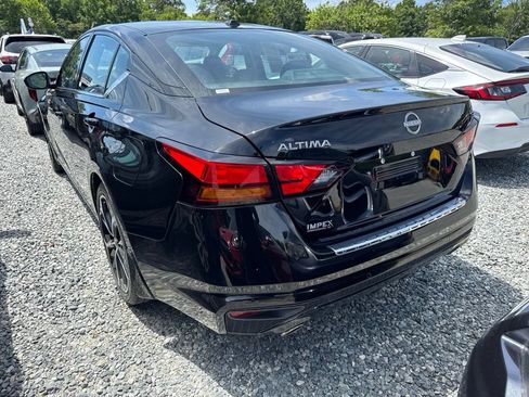 Used 2023 Nissan Altima 2.5 SR FWD image 4