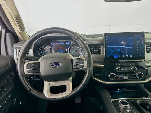Used 2024 Ford Expedition Max XLT image 17