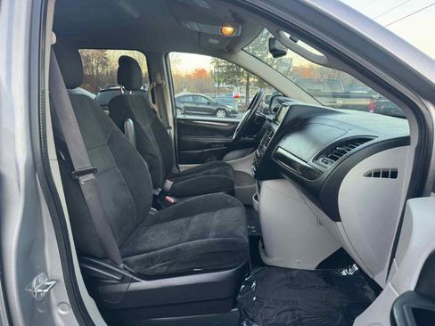 Used 2016 Dodge Grand Caravan SE w/ Quick Order Package 29E SE image 14