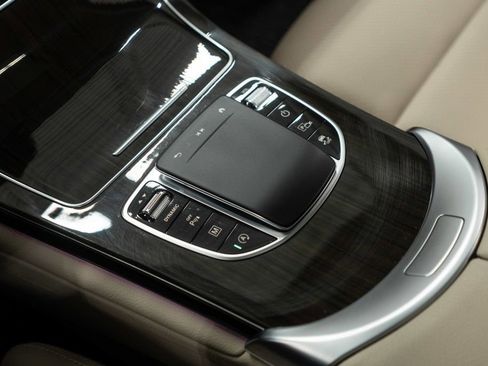 Used 2023 Mercedes-Benz GLC 300 4MATIC Coupe image 18