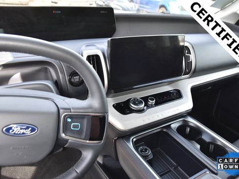 Certified 2025 Ford Expedition Active image 9