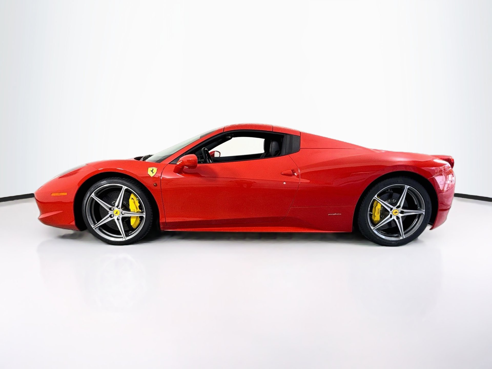 Certified 2013 Ferrari 458 Spider RWD image 4