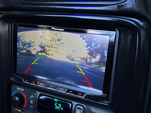 Used 2000 Chevrolet Corvette Convertible w/ Performance Handling Pkg image 10