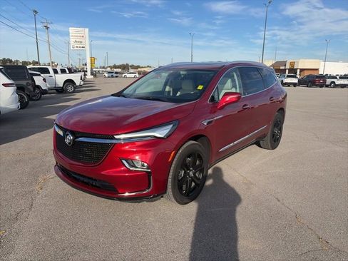 Used 2024 Buick Enclave Essence w/ Experience Buick Package image 2