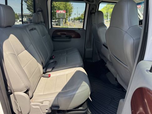Used 2005 Ford F250 Lariat AWD/4WD image 6