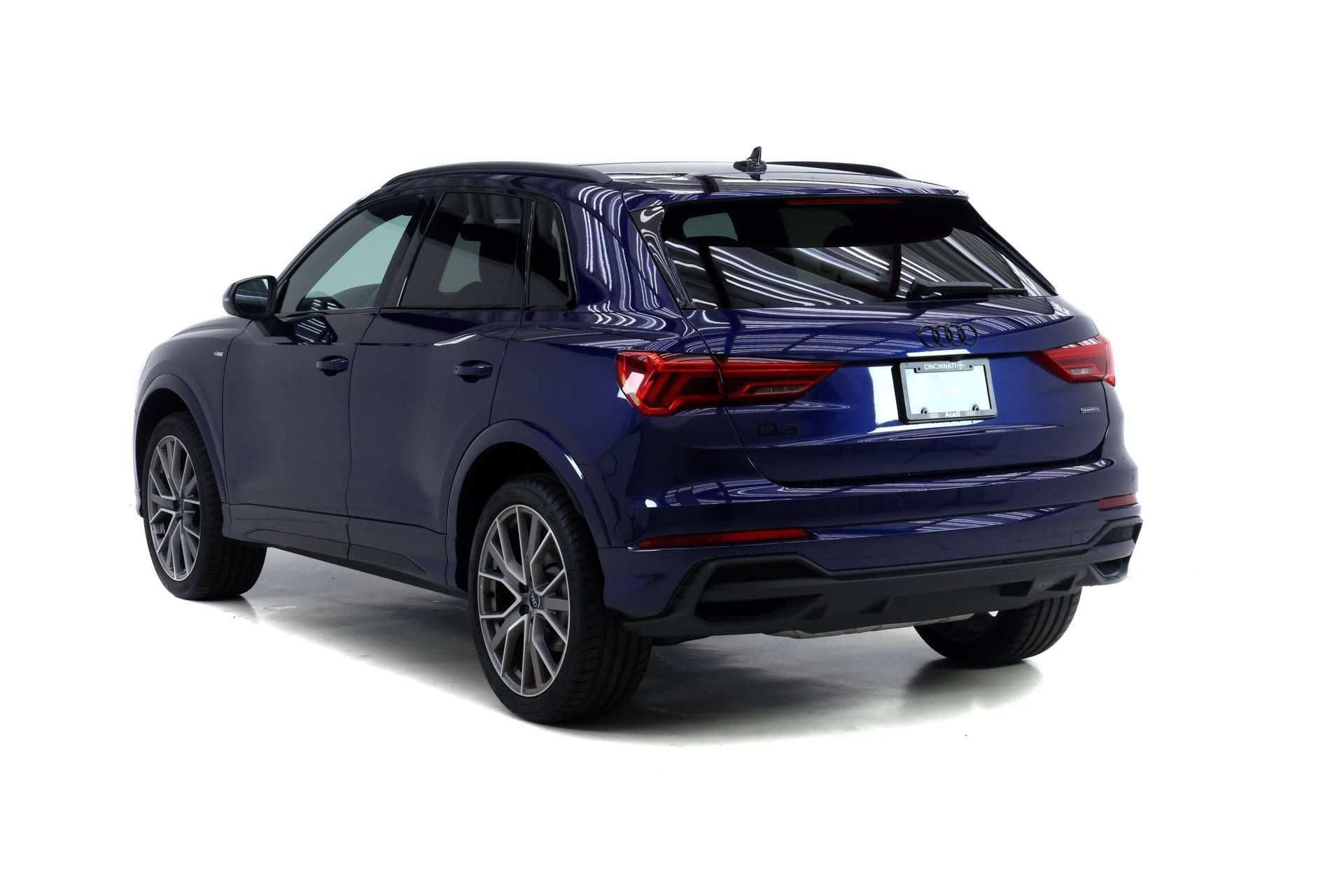 Certified 2025 Audi Q3 2.0T Premium Plus w/ Premium Plus Package AWD/4WD image 5