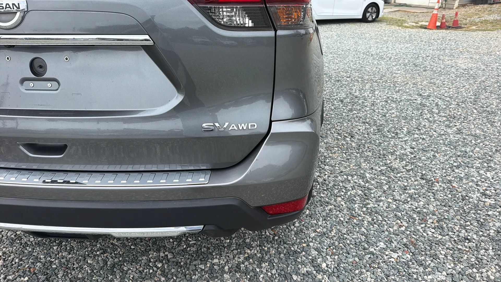 Used 2017 Nissan Rogue SV AWD/4WD image 10