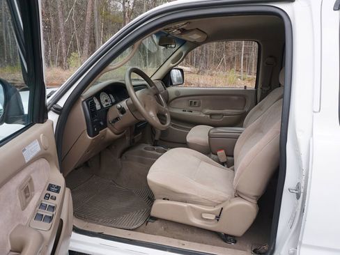 Used 2002 Toyota Tacoma PreRunner image 2
