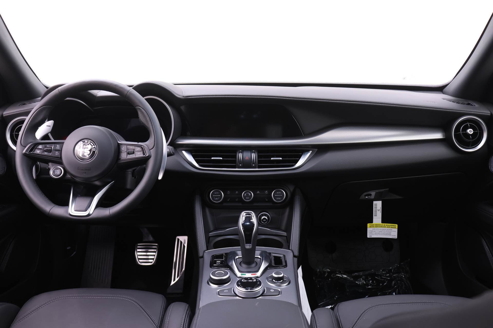 New 2025 Alfa Romeo Stelvio Sprint AWD/4WD image 8