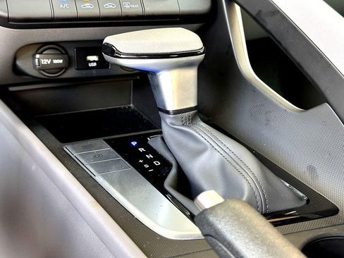 Used 2025 Hyundai Elantra SE w/ Cargo Package image 22