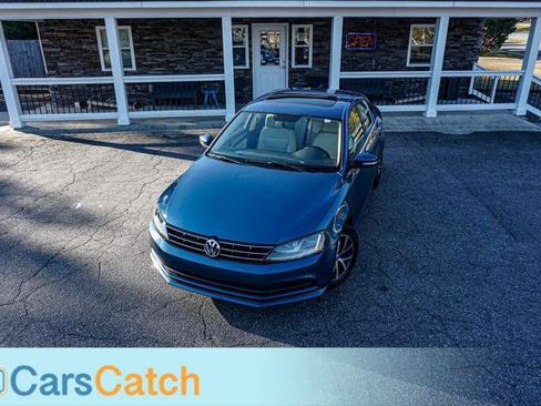 Used 2018 Volkswagen Jetta SE image 3