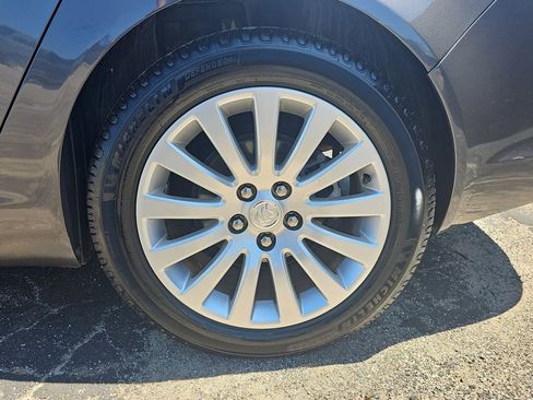Used 2011 Buick Regal CXL FWD image 35