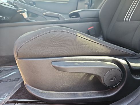 Used 2025 Hyundai Elantra Sport FWD image 26