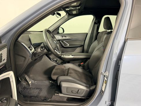Used 2025 BMW X1 xDrive28i w/ Technology Package AWD/4WD image 9