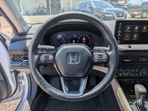 Used 2023 Honda Accord Touring image 14