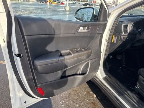 Used 2022 Kia Sportage LX image 37