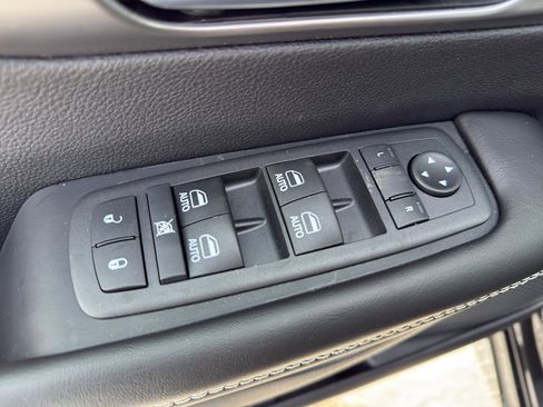 New 2026 Chrysler Pacifica Select image 11