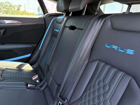 Used 2024 Lamborghini Urus Performante AWD/4WD image 14