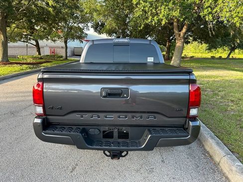 Used 2023 Toyota Tacoma SR5 AWD/4WD image 5