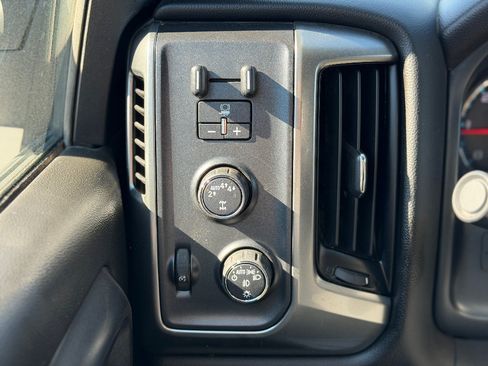 Used 2018 Chevrolet Silverado 1500 LT w/ All Star Edition AWD/4WD image 6
