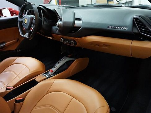 Used 2019 Ferrari 488 GTB RWD image 22