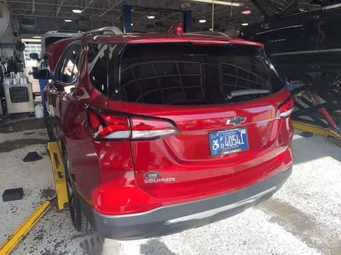 Used 2023 Chevrolet Equinox Premier image 6