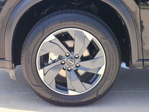 Used 2024 Nissan Rogue SV AWD/4WD image 10