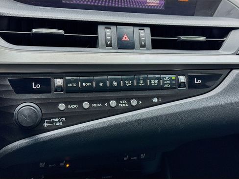 Used 2019 Lexus ES 350 w/ Premium Package FWD image 12