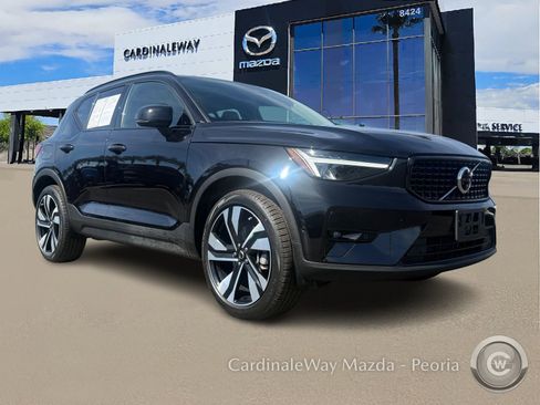 Used 2025 Volvo XC40 B5 Plus image 10