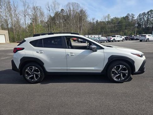 Used 2024 Subaru Crosstrek 2.0i Premium w/ Crosstrek Mirror Package AWD/4WD image 9