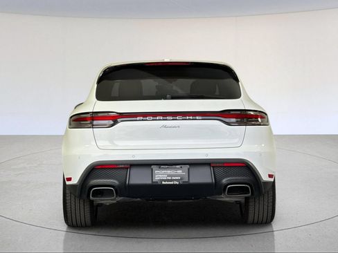 Certified 2026 Porsche Macan AWD/4WD image 7