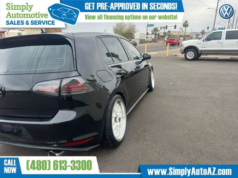 Used 2017 Volkswagen Golf 4-Door FWD image 11
