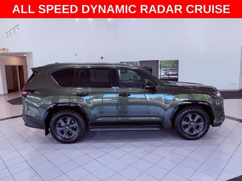 Used 2025 Lexus LX 700h Overtrail w/ Accessory Package (Z1) AWD/4WD image 9
