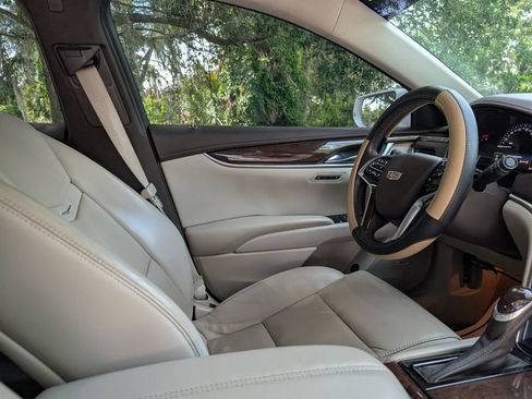 Used 2016 Cadillac XTS Luxury w/ Driver Awareness Package FWD image 10
