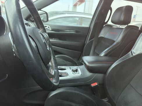 Used 2017 Jeep Grand Cherokee Trailhawk AWD/4WD image 7