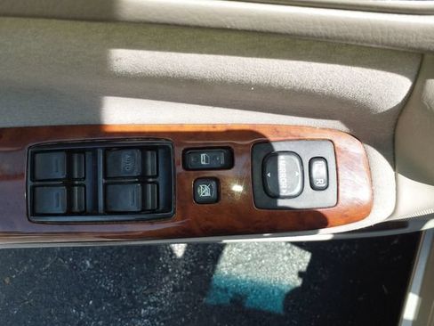 Used 2003 Toyota Camry XLE FWD image 17
