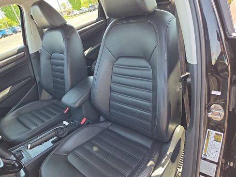 Used 2016 Volkswagen Passat 1.8T SEL Premium FWD image 19