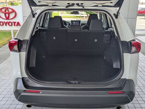 Used 2024 Toyota RAV4 LE image 10