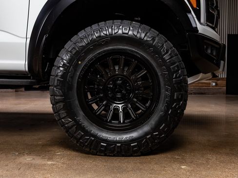 Used 2025 Ford F150 Raptor image 12